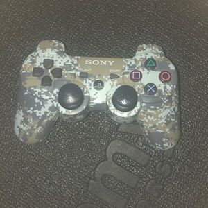 Sony PlayStation 3 wireless remote & charging cabl